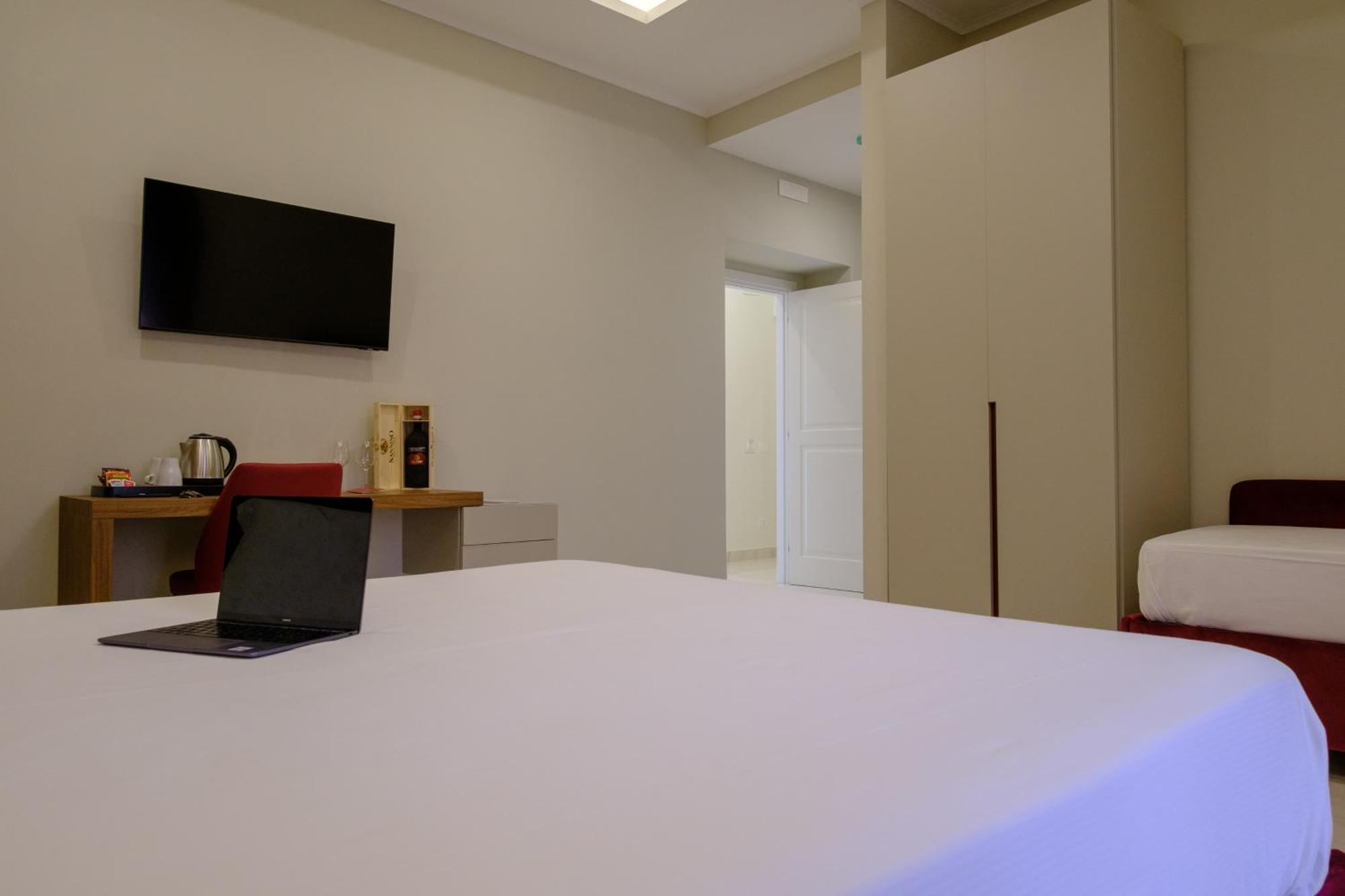 Palazzo Adele Rooms & Apartments Эрколано Экстерьер фото
